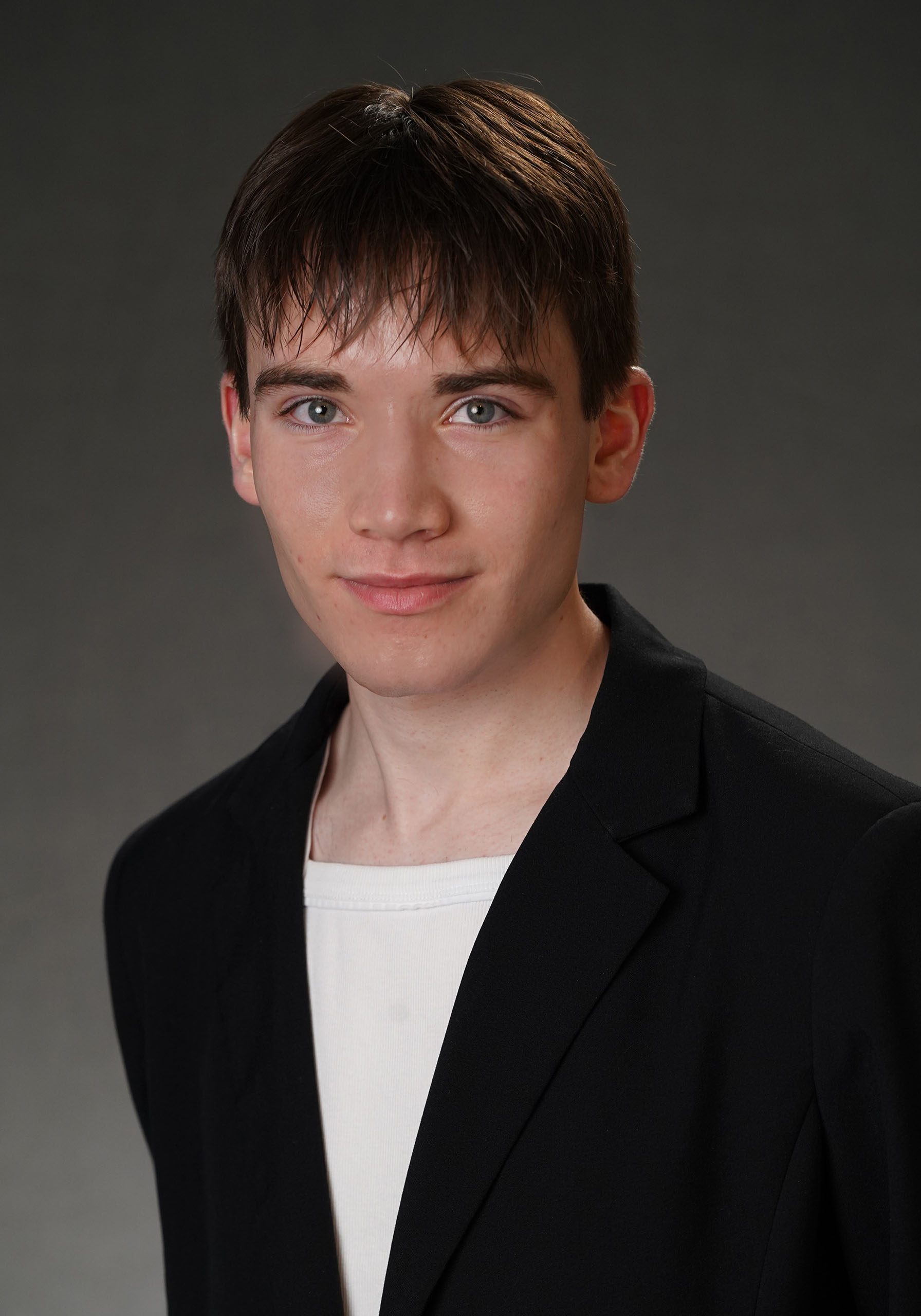 Headshot of Tate Zeleznik